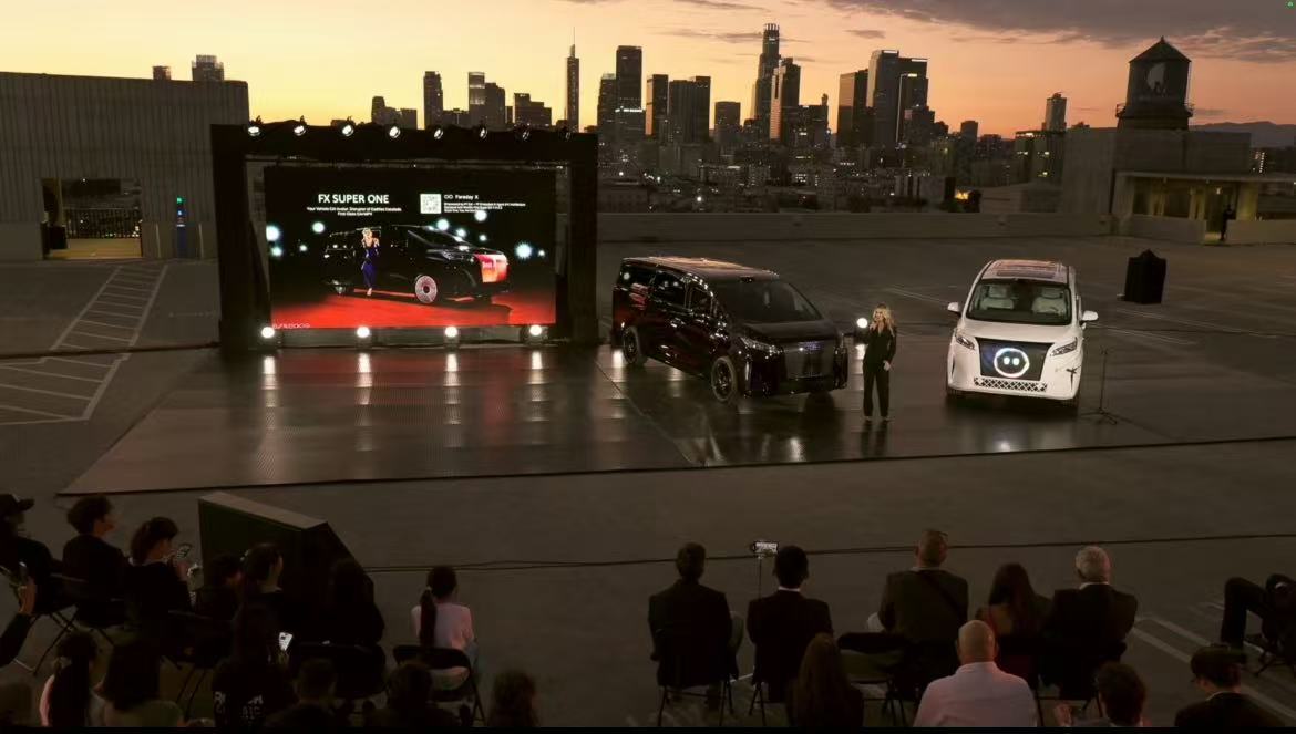 法拉第未来FX首款纯电动MPV车型Super One首发亮相并开启预订